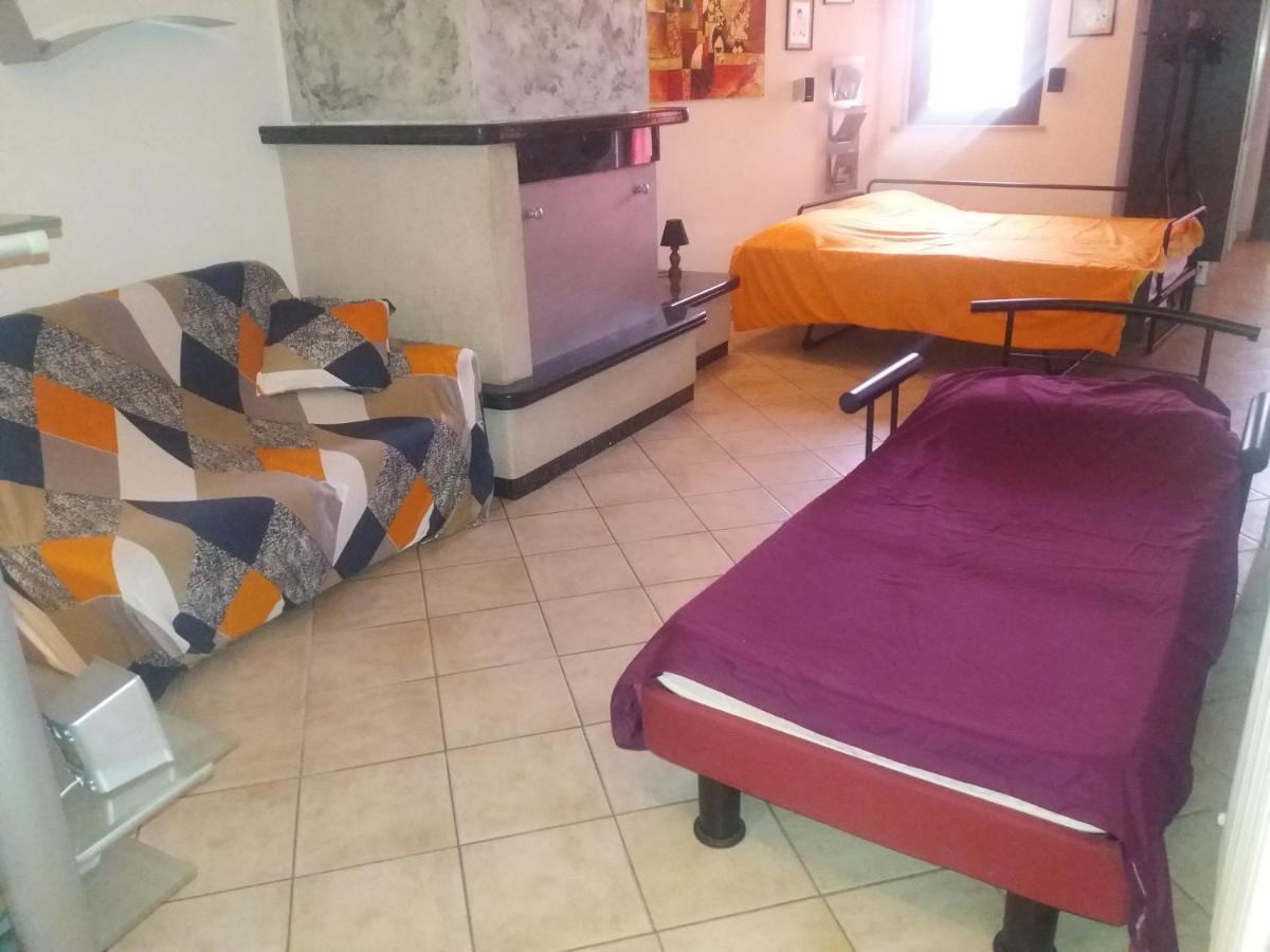 Appartamento Tana per gli ospiti Terni Esterno foto