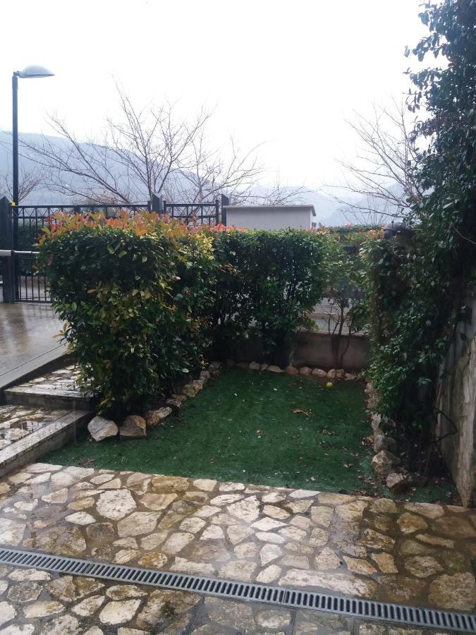 Appartamento Tana per gli ospiti Terni Esterno foto