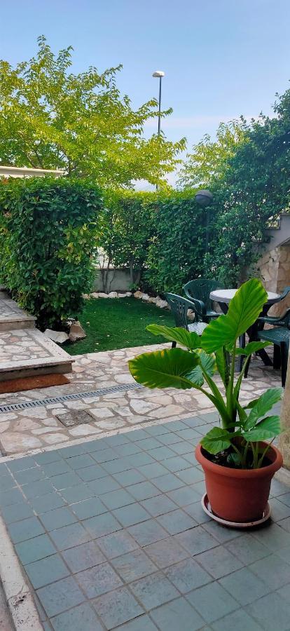 Appartamento Tana per gli ospiti Terni Esterno foto