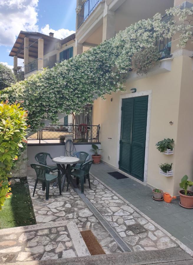 Appartamento Tana per gli ospiti Terni Esterno foto