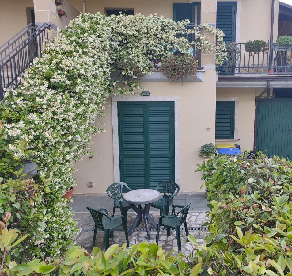 Appartamento Tana per gli ospiti Terni Esterno foto